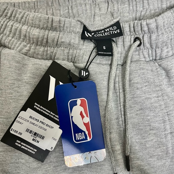 NWT: The Wild Collective Established Logo Milwaukee Bucks Jogger (men’s) - Picture 4 of 6
